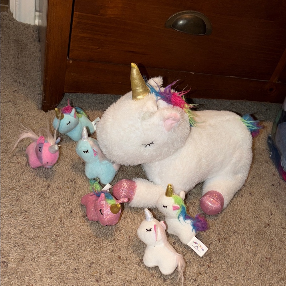 Snug and Babies White and Sparkly Pink Unicorn Plush With 6 Plush Babies